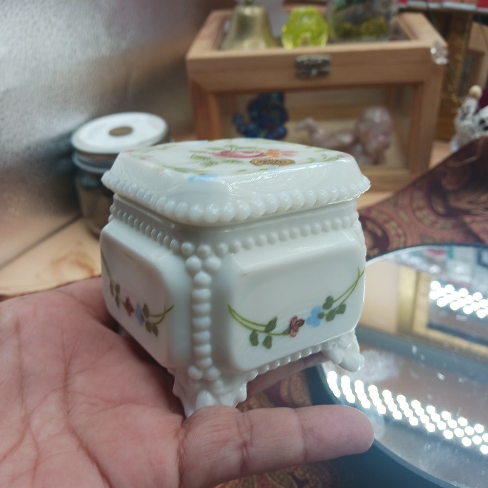Vtg Westmoreland Trinket Box Rose Bouquet Milk Glass Lidded White Floral Paint